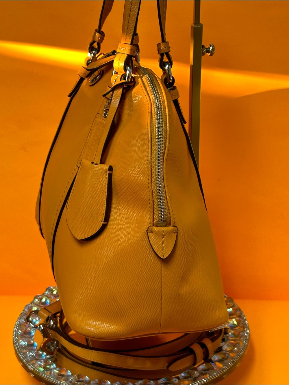 Coach Orange Leather Dome Satchel Approx. 10 x 9 x 4 - Picture 5 of 17